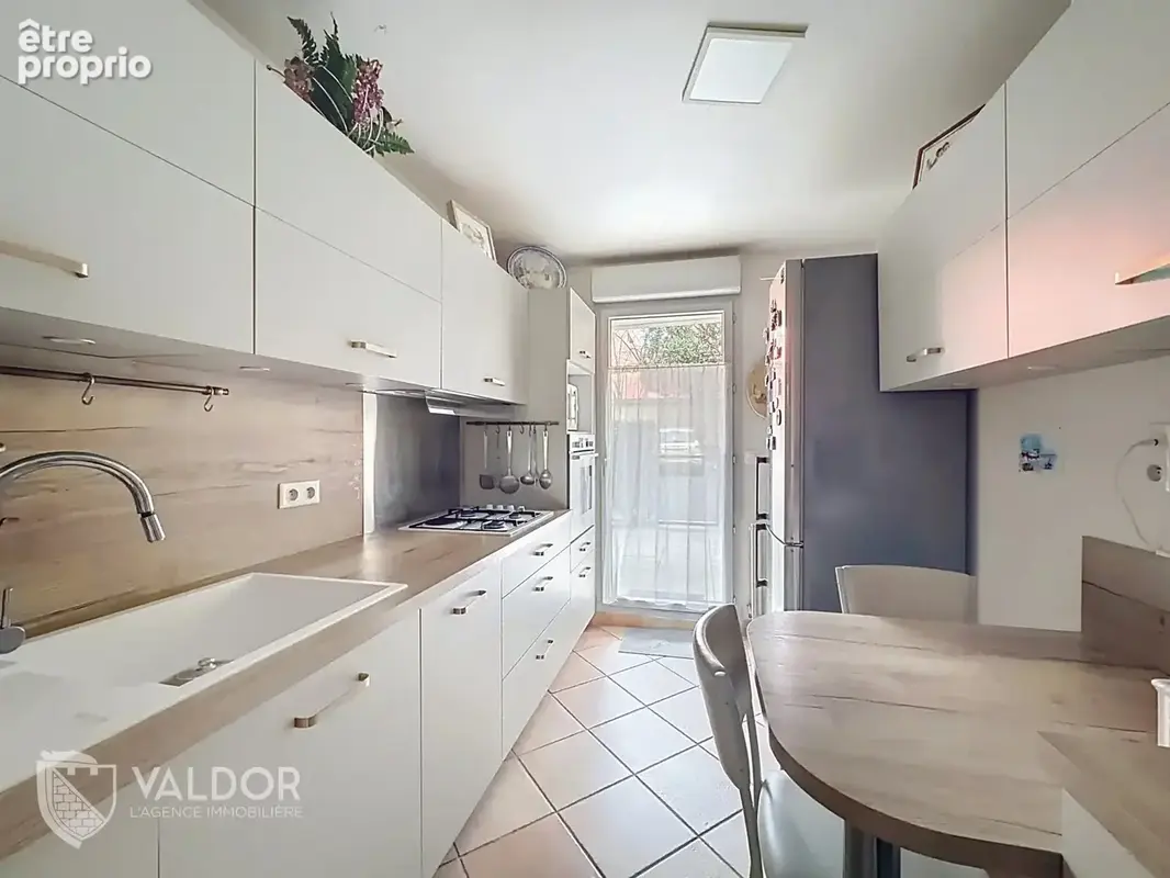 Appartement 3 pièces 83 m² à vendre à Villefranche-Sur-Saone (69400) - photo 3
