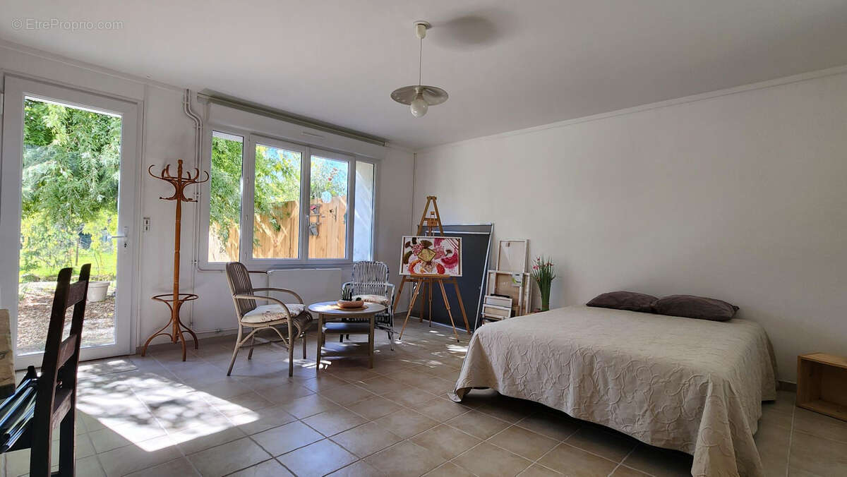 Maison à CIVRAC-DE-BLAYE