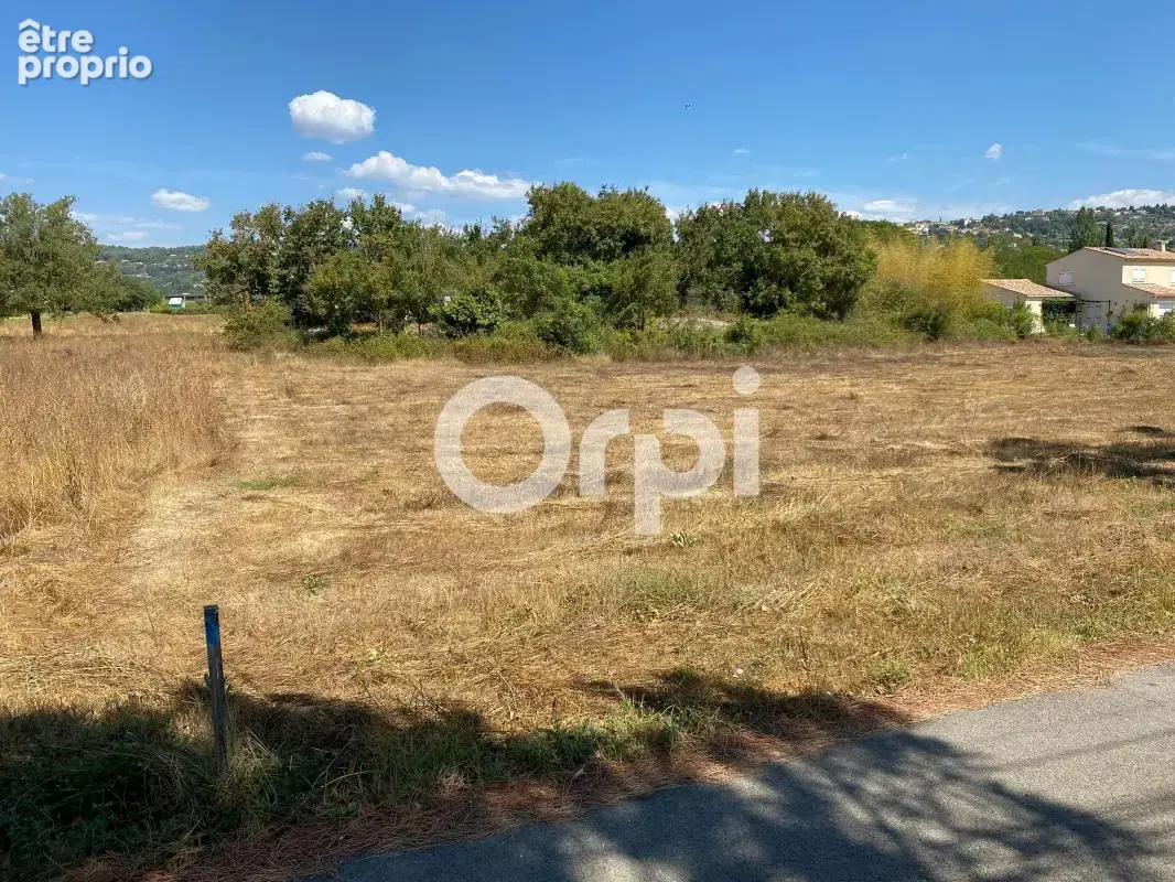 Rare ! terrain constructible de 1 381 m2  avec potentiel constructible de 192 m2 - photo 2