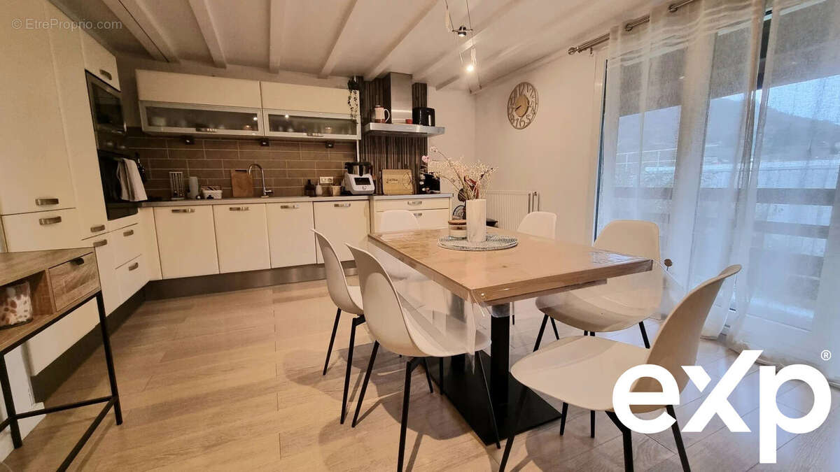 Appartement à CHALLES-LES-EAUX