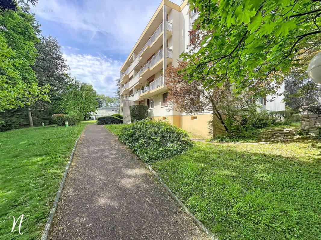 Appartement à SAINT-GENIS-LAVAL