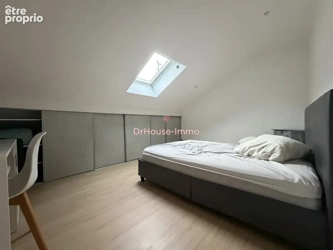 Maison 6 pièces 106 m² à vendre à Le Pont-Chretien-Chabenet (36800) - photo 4
