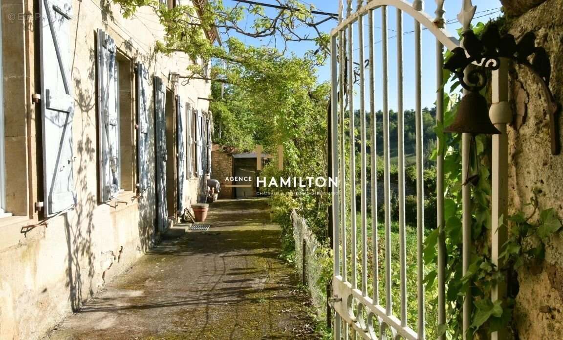 Maison de hameau en pierre avec terrain attenant - photo 14