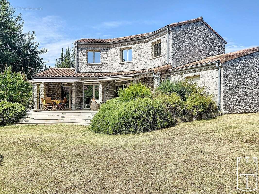 Élégante villa en pierre - photo 10