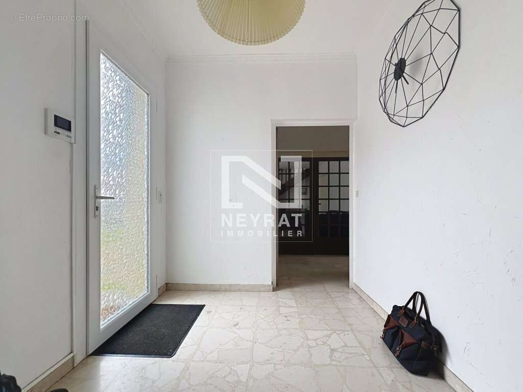 Maison à ETANG-SUR-ARROUX