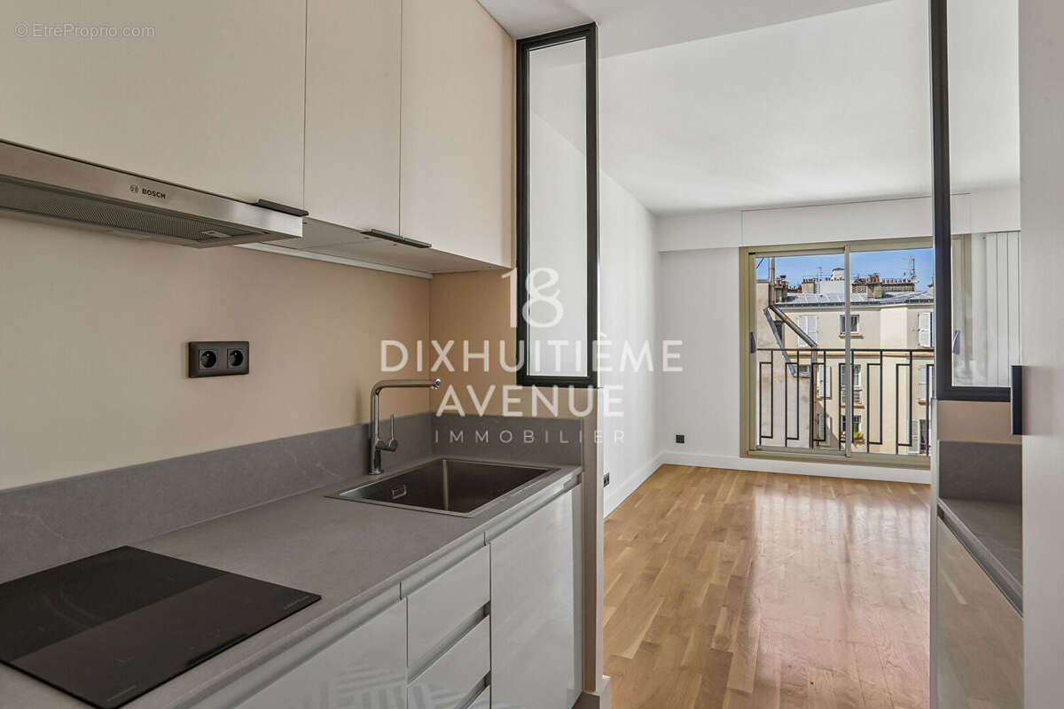 Appartement à PARIS-18E
