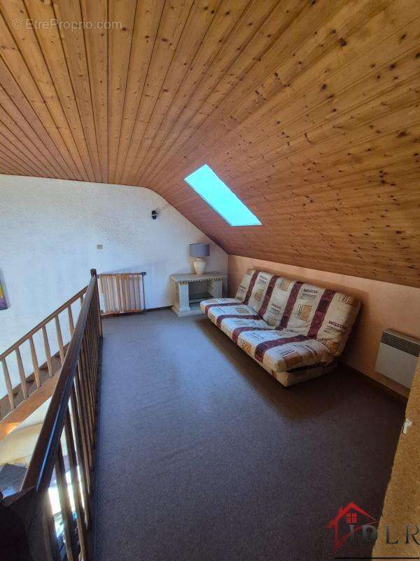 Maison à POULIGNEY-LUSANS