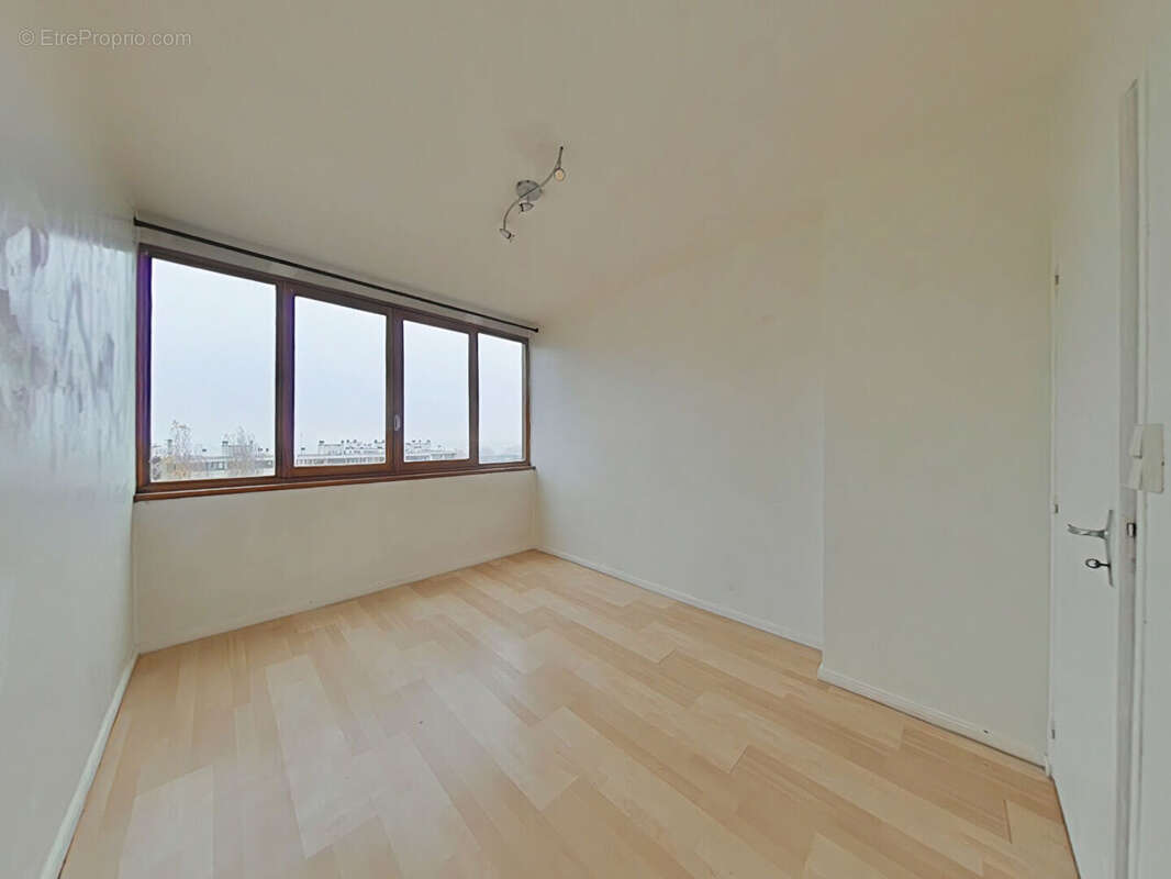 Appartement à FONTENAY-LE-FLEURY