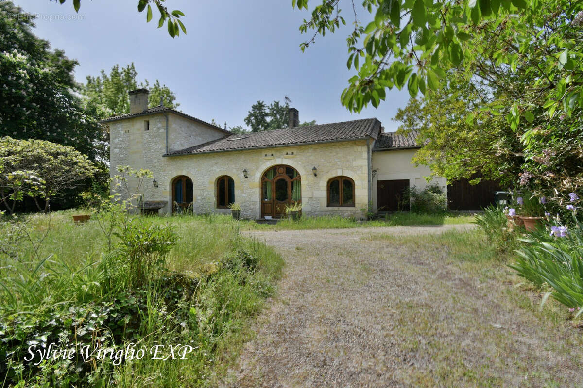 Maison à MONTCARET