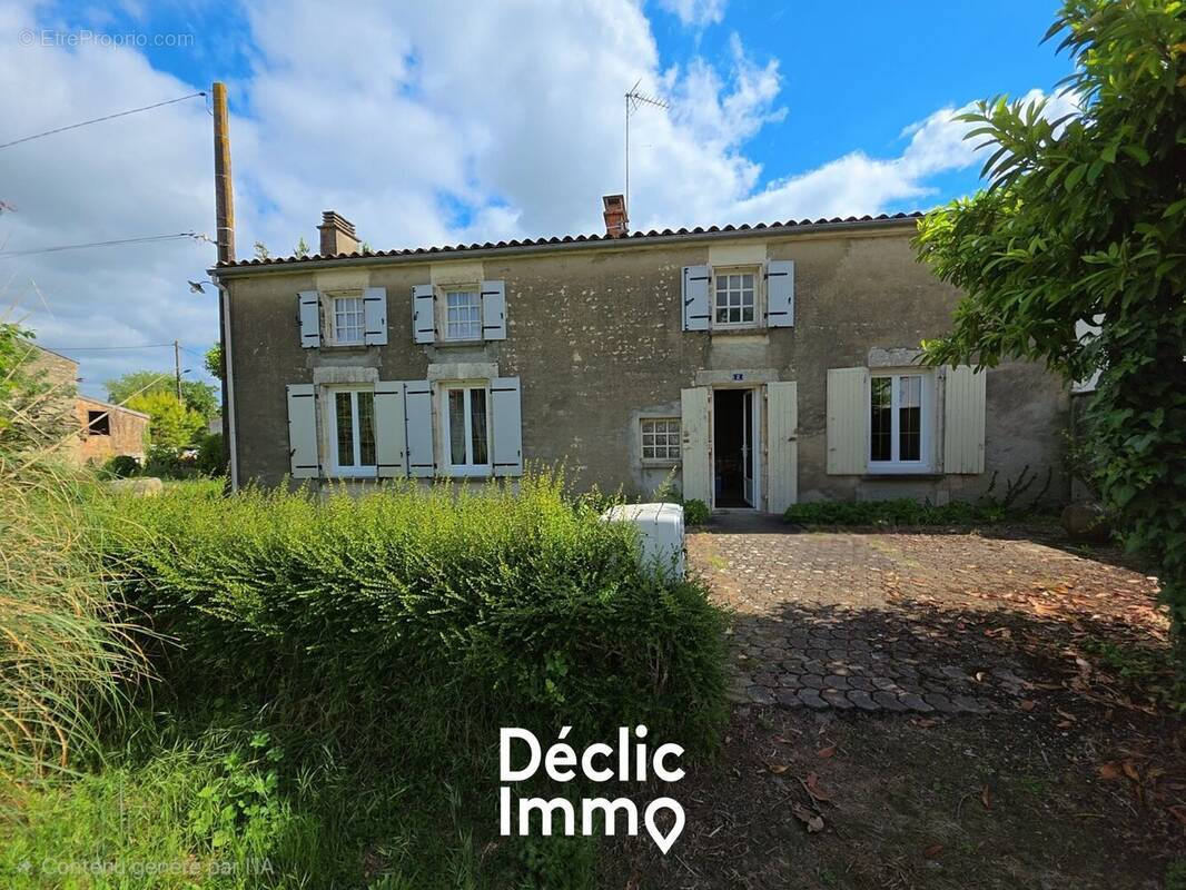 Maison à PRIN-DEYRANCON