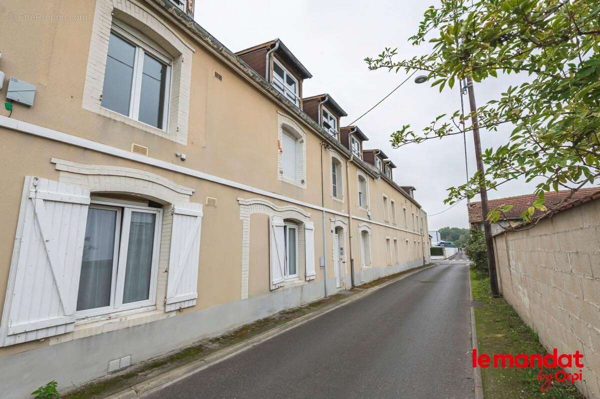 Appartement à SAINT-BRICE-COURCELLES