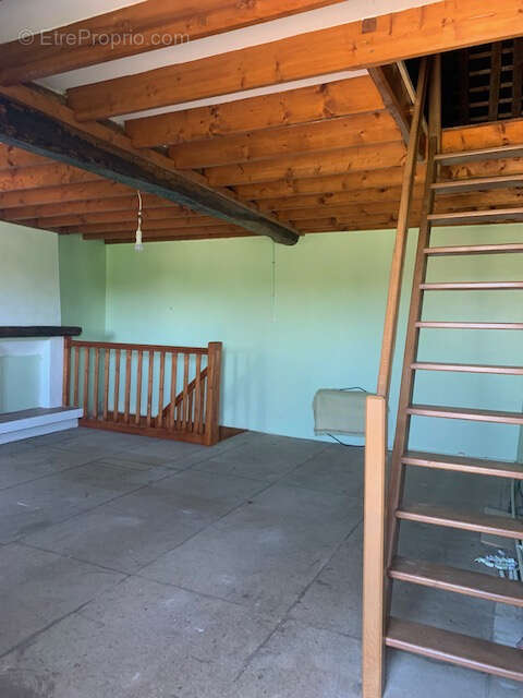 Maison à AMBRIERES-LES-VALLEES