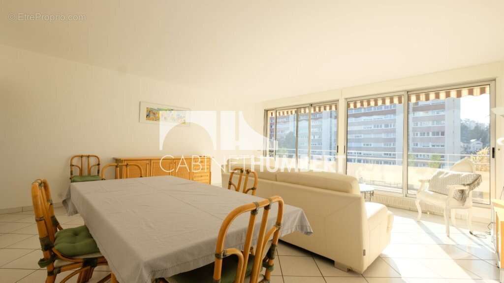 Appartement à SAINT-ETIENNE