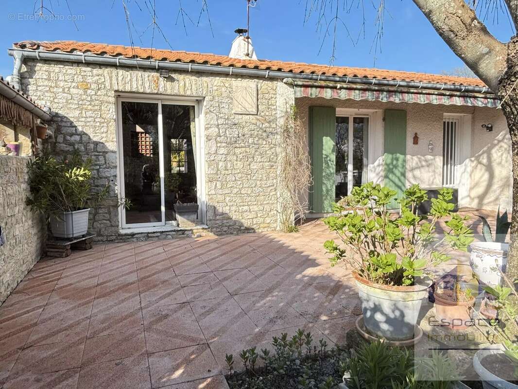 Propriété au calme à Nieul Sur Mer avec possibilité de division - photo 20