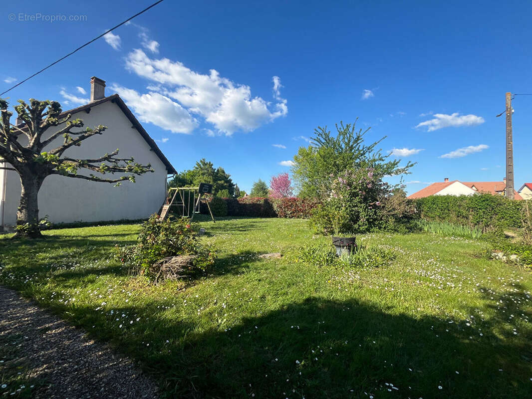 Maison à AUBIGNY-SUR-NERE