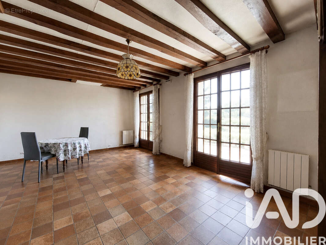 Maison 112 m² à Notre-Dame-De-L'isle  - photo 7