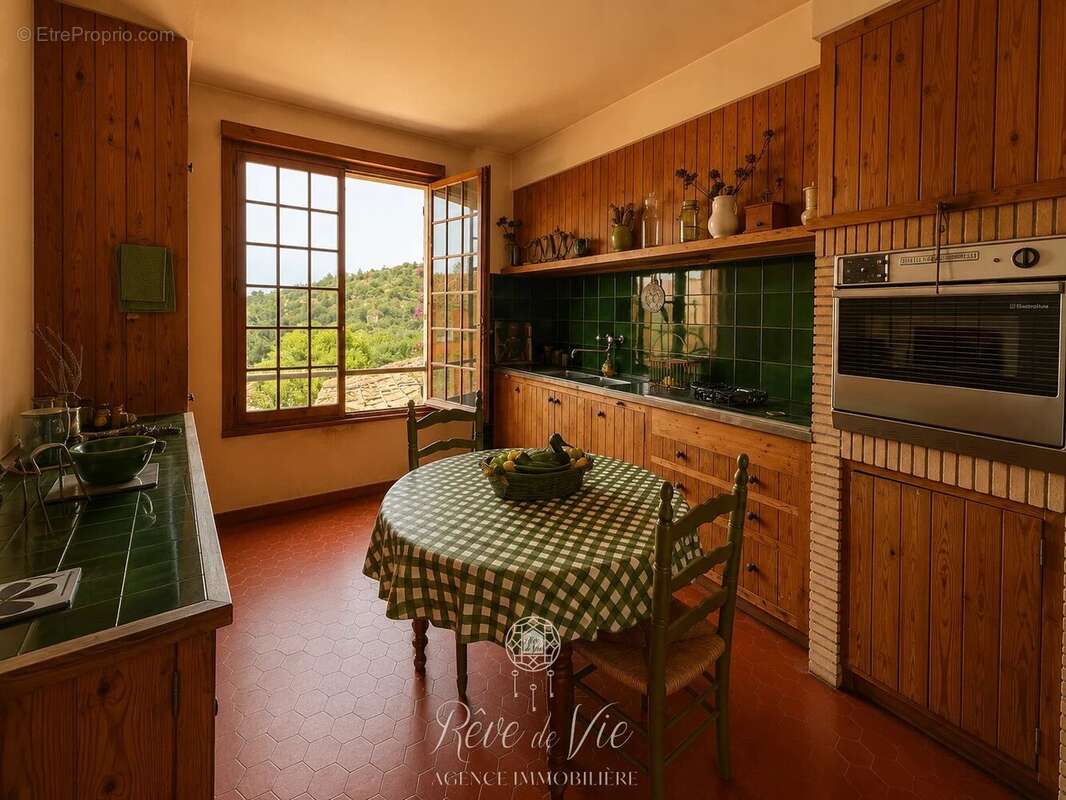 Grande maison avec garage au cœur du village de bormes-les-mimosas - photo 5