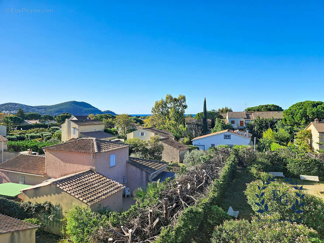 Appartement à SAINT-CYR-SUR-MER