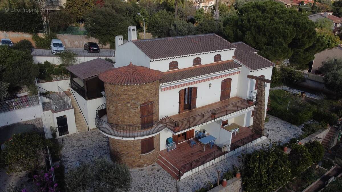 Maison à LA VALETTE-DU-VAR