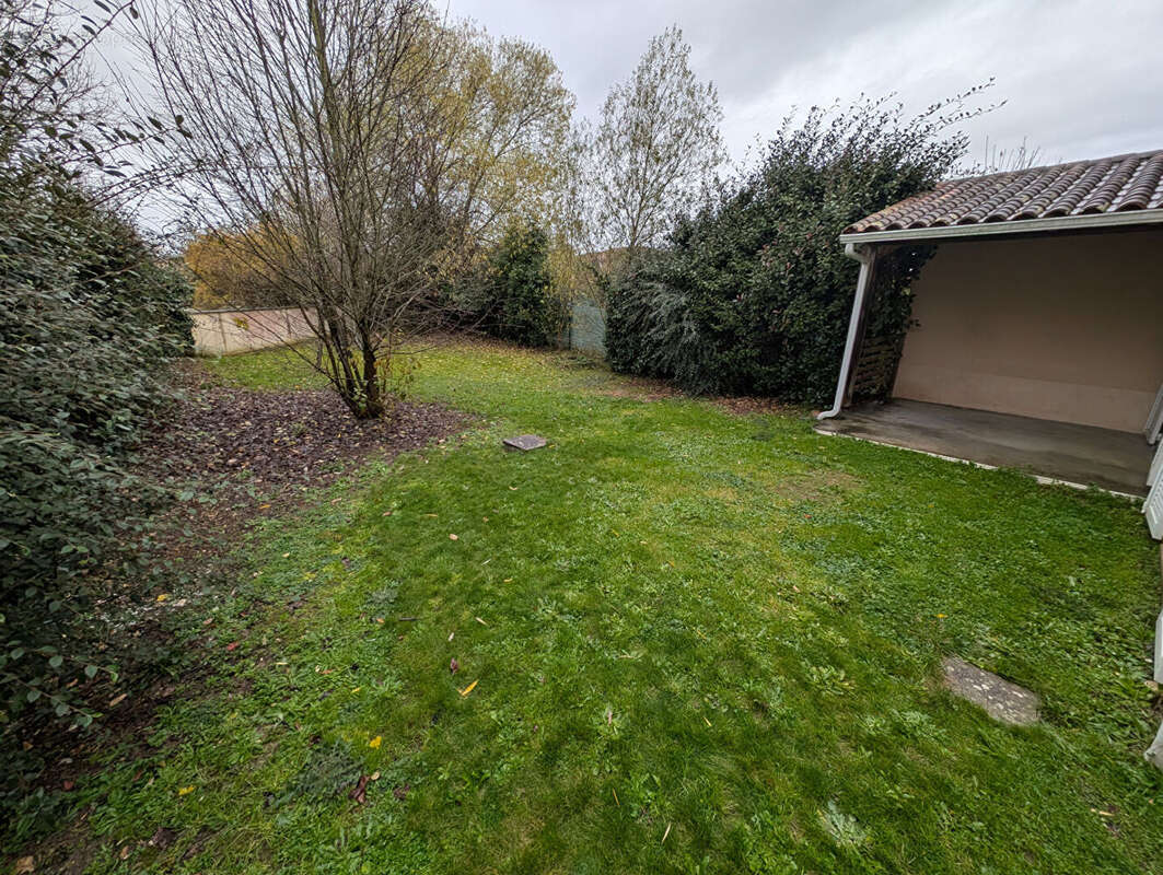 Maison à FONTAINE-LE-COMTE