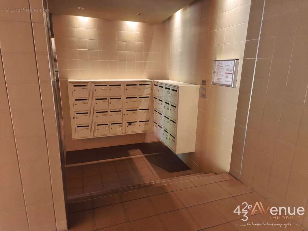 Appartement 83 m² à Saint-Etienne  - photo 4