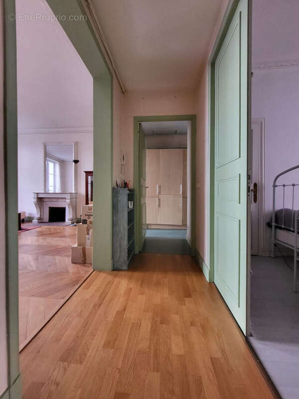 Appartement 74m² 4 pièces 75010 Paris - photo 5