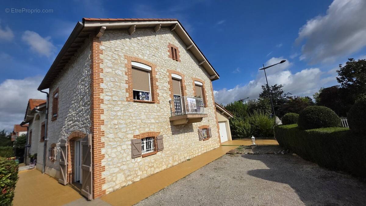Maison à CAUSSADE