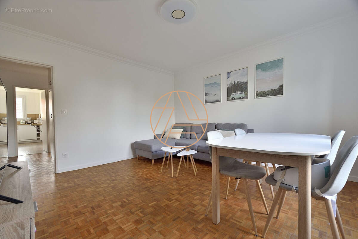 Appartement à SAINT-MAUR-DES-FOSSES