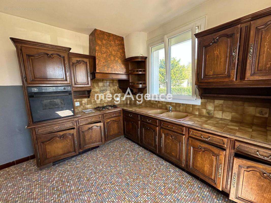 Maison à VOUNEUIL-SUR-VIENNE