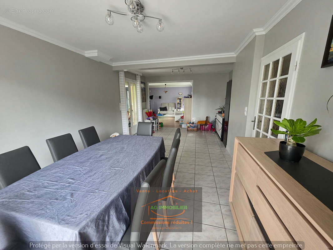 Maison à LA CHAPELLE-DES-FOUGERETZ