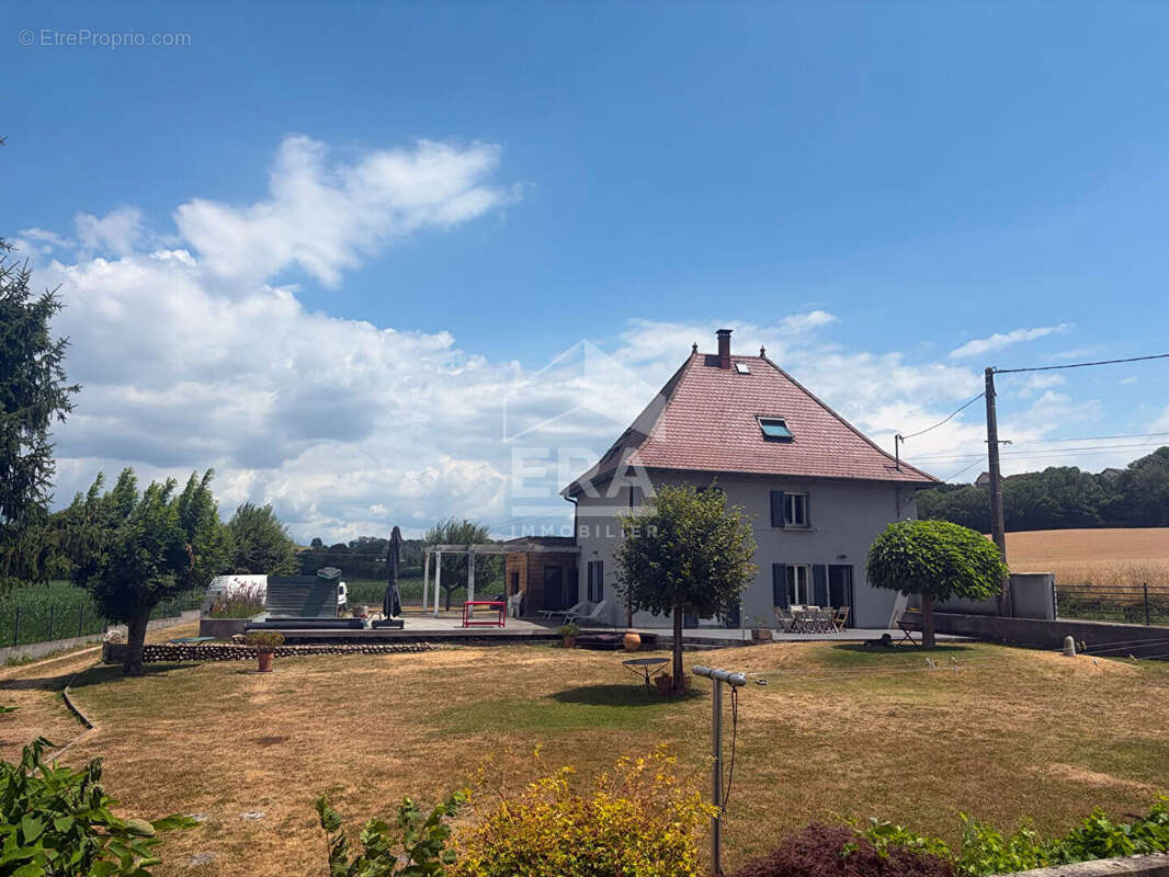 Maison à MONTFERRAT