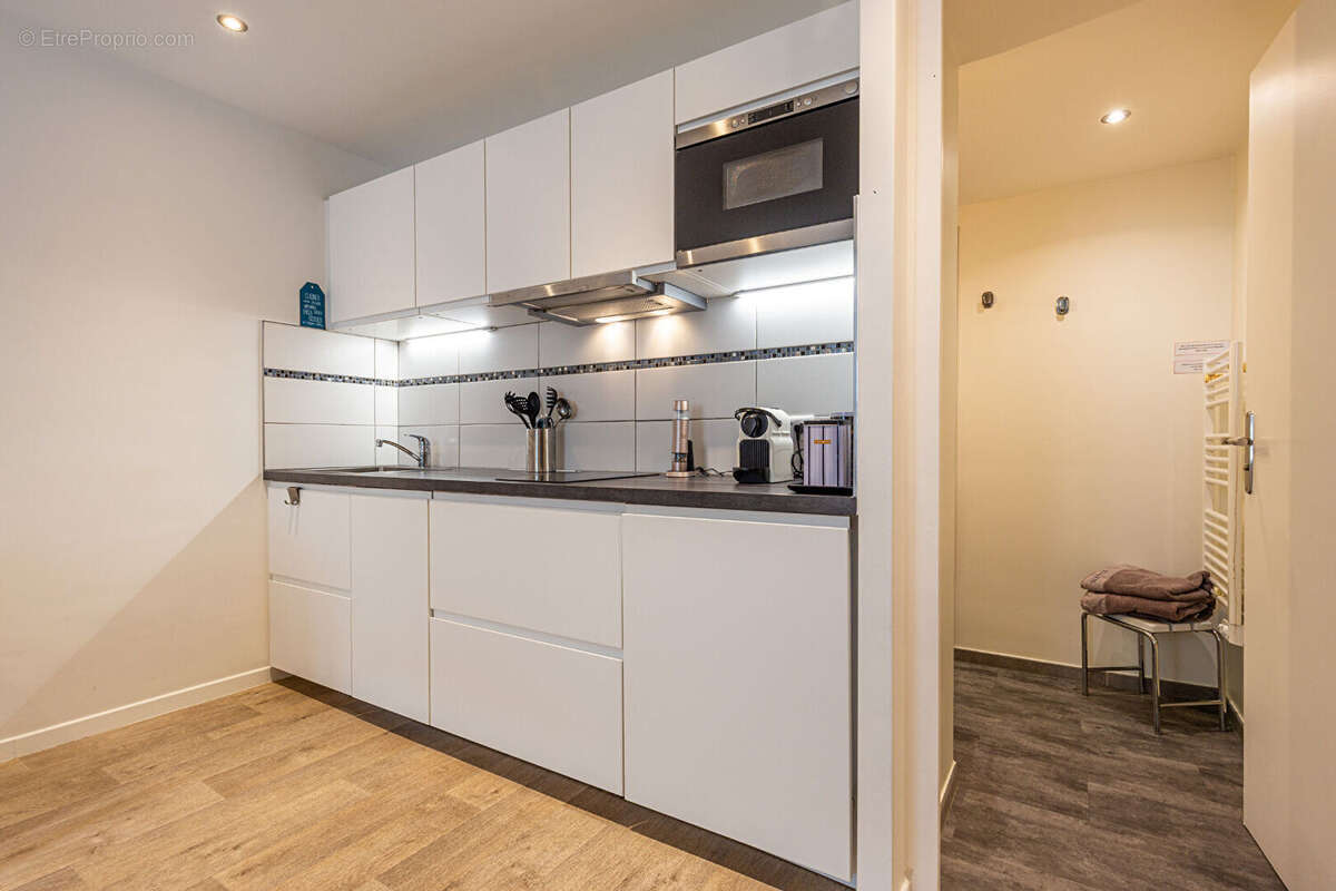 Agence immobiliere laforet - exclusivite - "emilia" -  annecy - hyper centre-ville - studio de 28,41m2 entierement renove - dpe  - photo 7