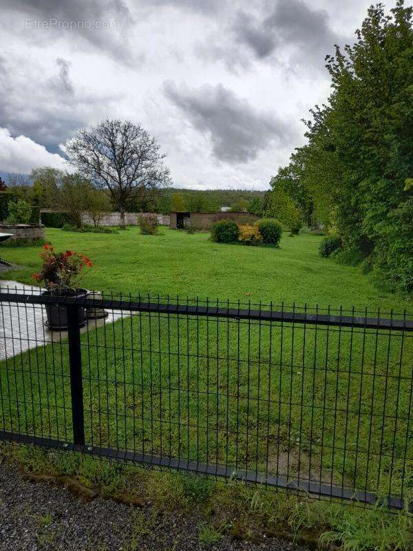 Maison à NEUVILLE-LEZ-BEAULIEU