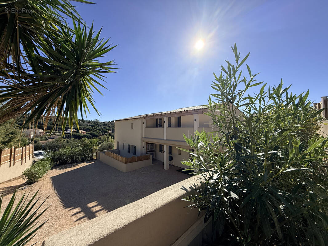 Maison à LES ISSAMBRES