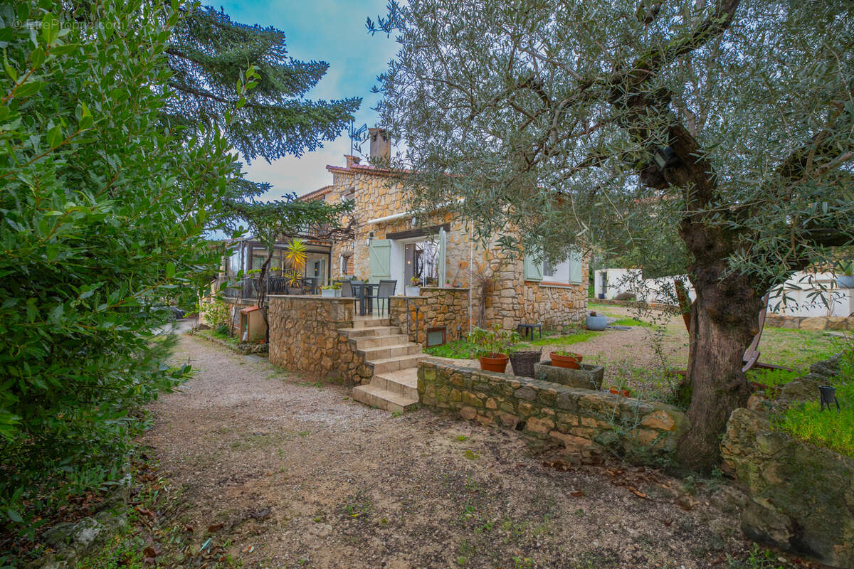 Maison à SAINT-PAUL-EN-FORET
