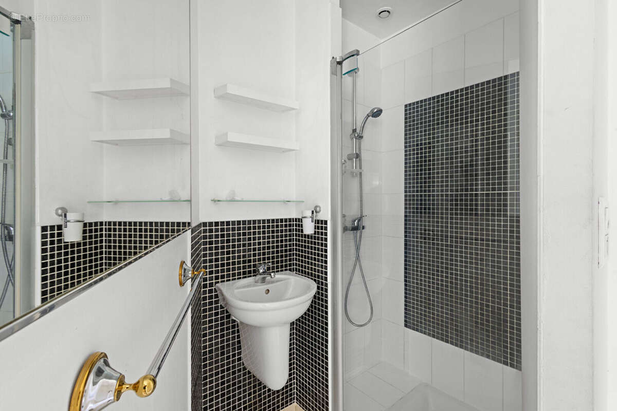 Maison à LA FARE-LES-OLIVIERS