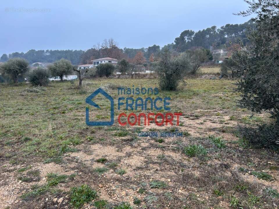 Terrain à BARJOLS