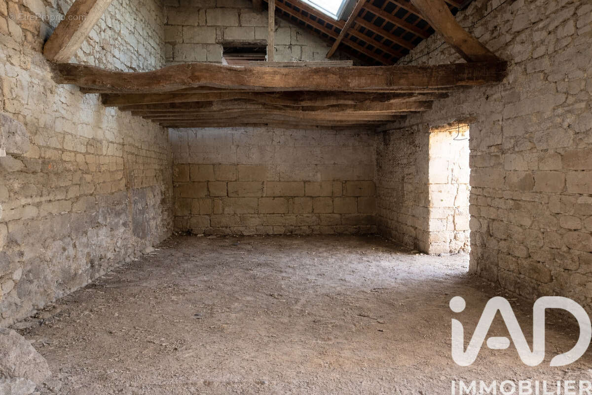 Photo 3 - Maison à SAVIGNY-EN-VERON