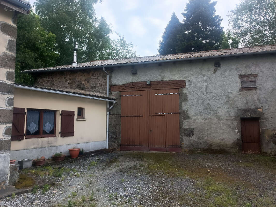 Maison à BUSSIERE-POITEVINE