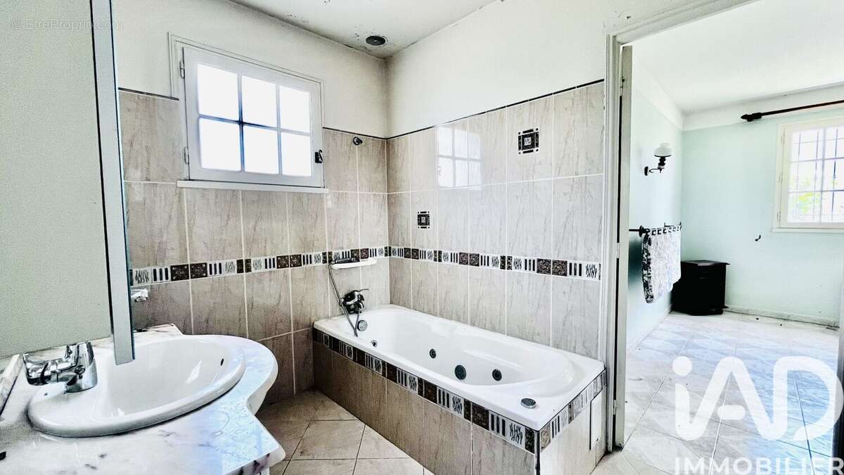 Maison 96 m² à Saint-Raphael  - photo 6