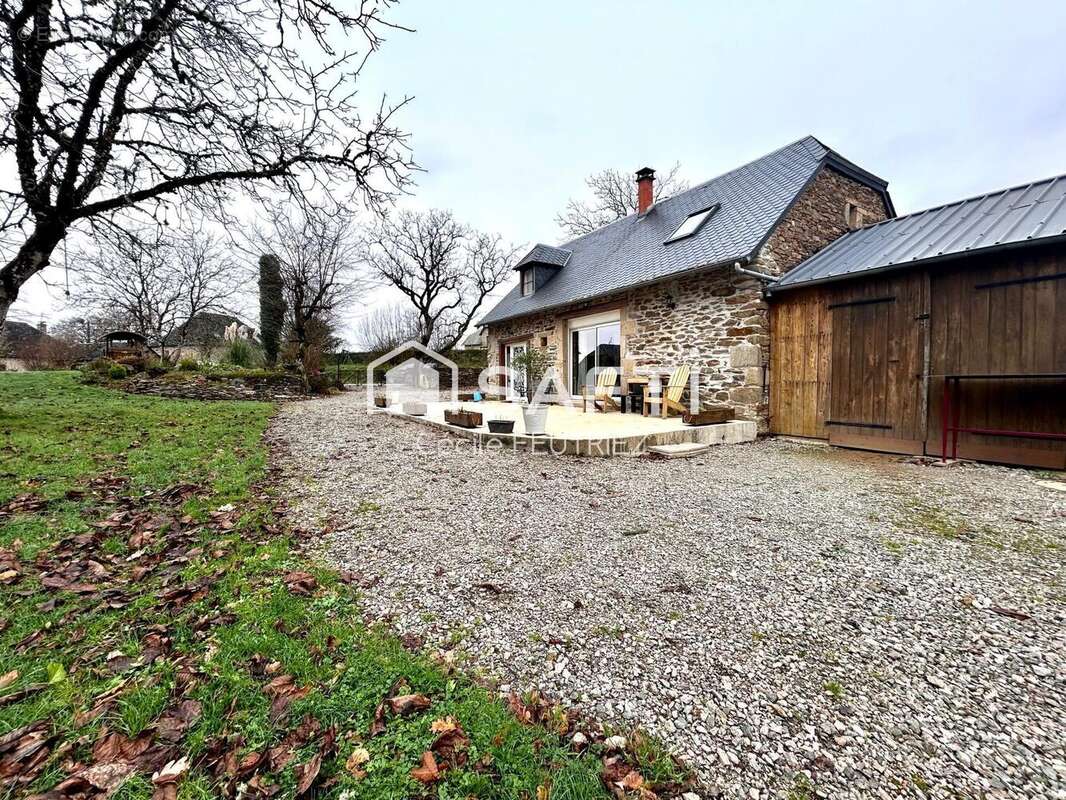 Photo 2 - Maison à SAINT-MERD-DE-LAPLEAU