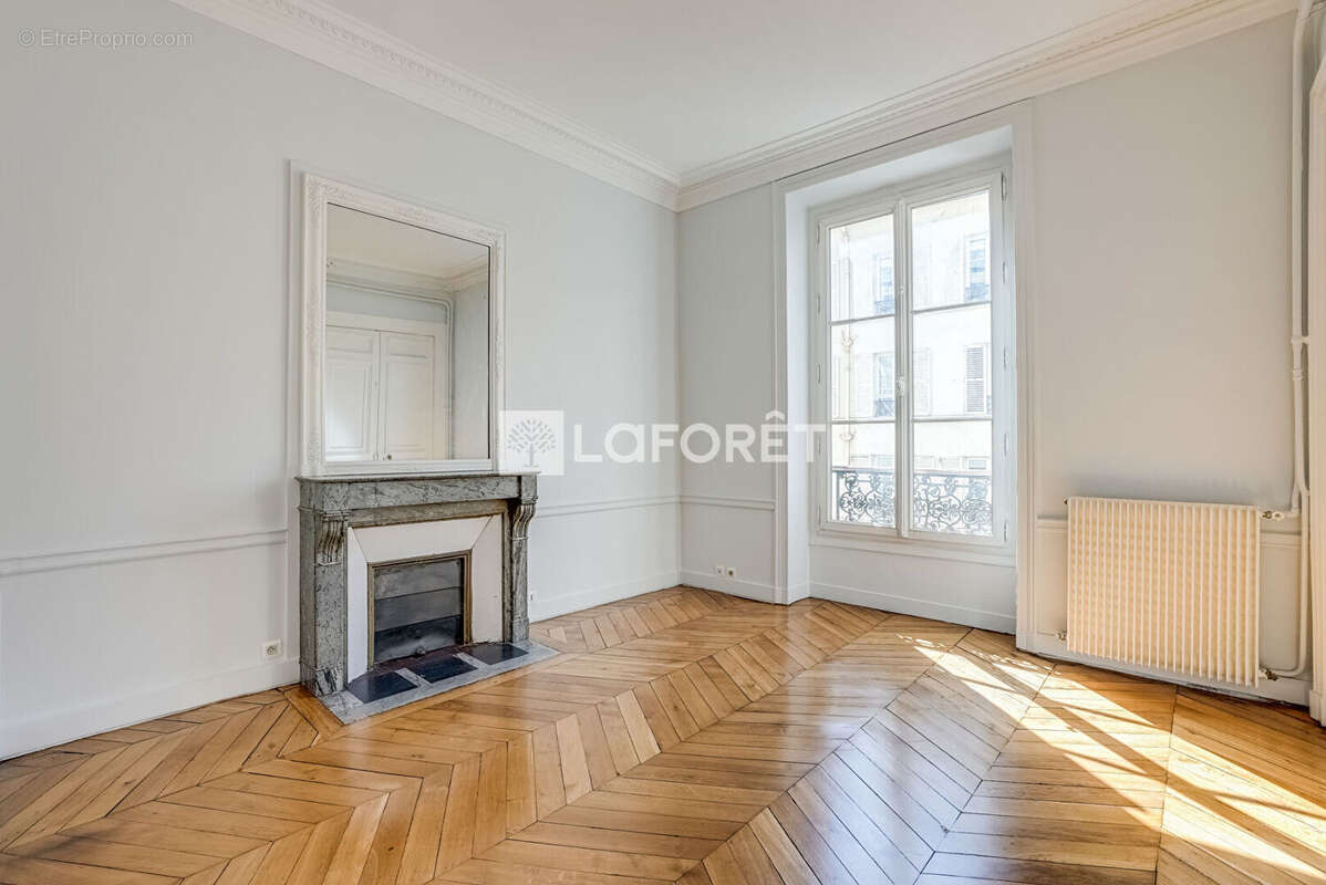 Appartement à PARIS-9E