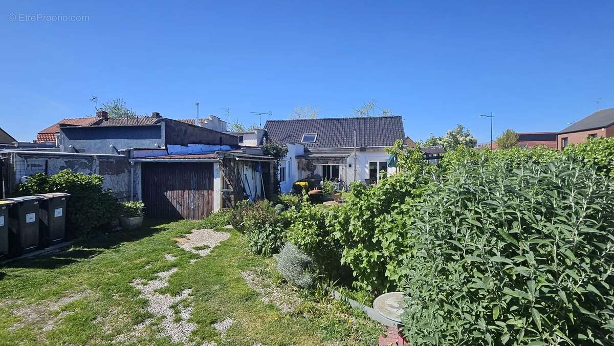 Maison à NEUVILLE-EN-FERRAIN