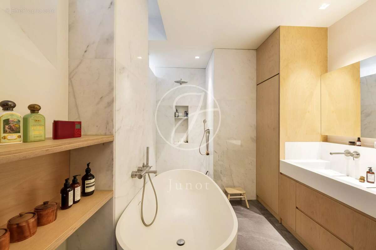 Appartement à PARIS-9E