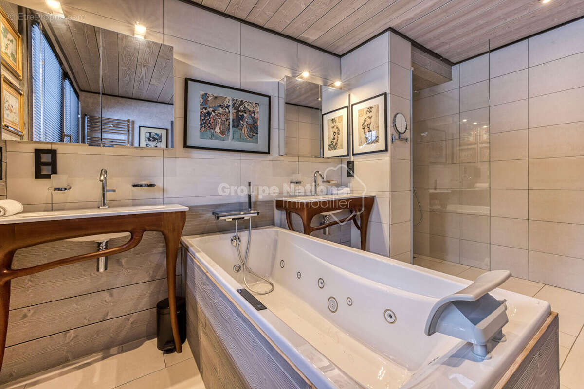 Maison à DEMI-QUARTIER