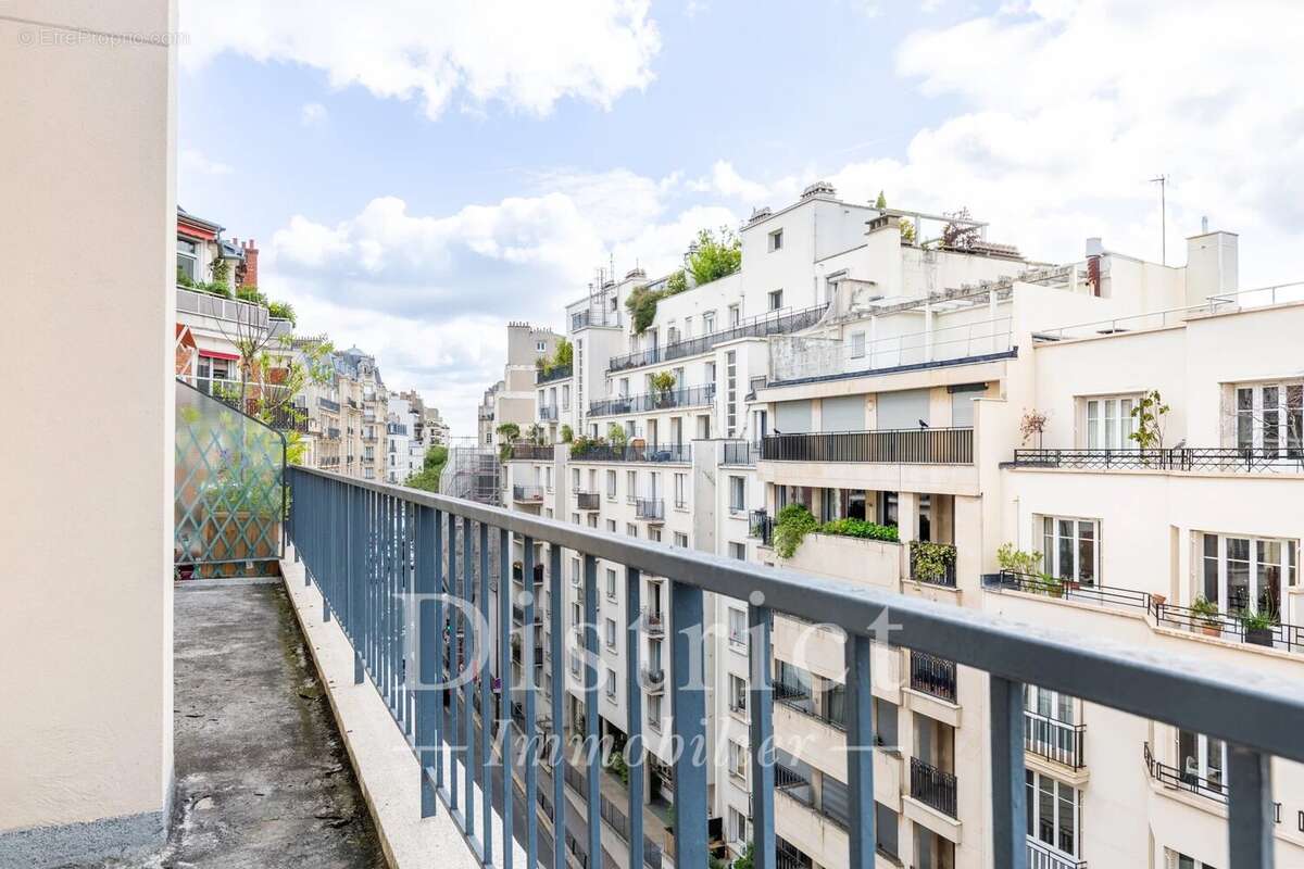 Appartement à PARIS-16E