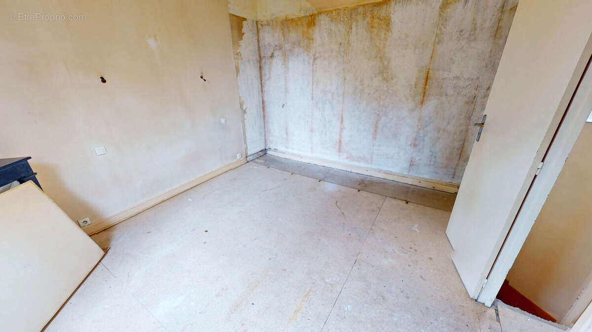 Exclusivité Guy Hoquet : Maison de ville avec extérieur et box à Montreuil - photo 5