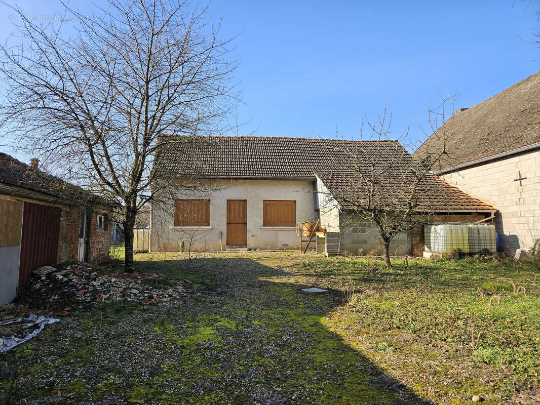 Maison à VERDUN-SUR-LE-DOUBS