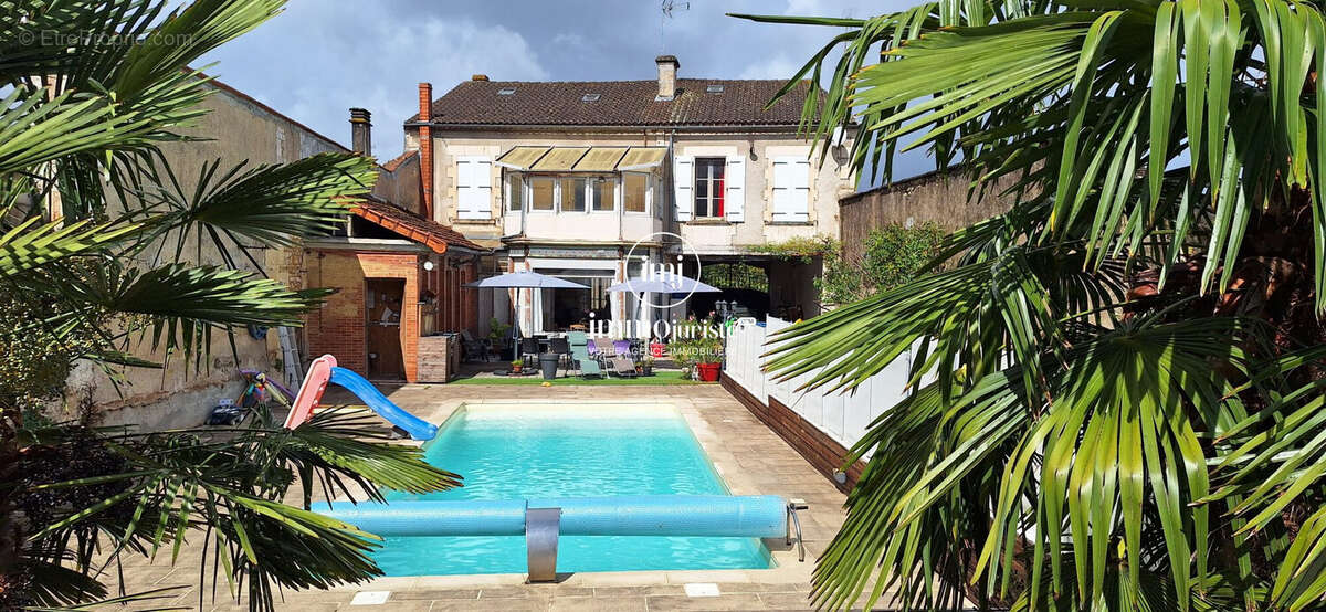 Maison à CHASSENEUIL-SUR-BONNIEURE
