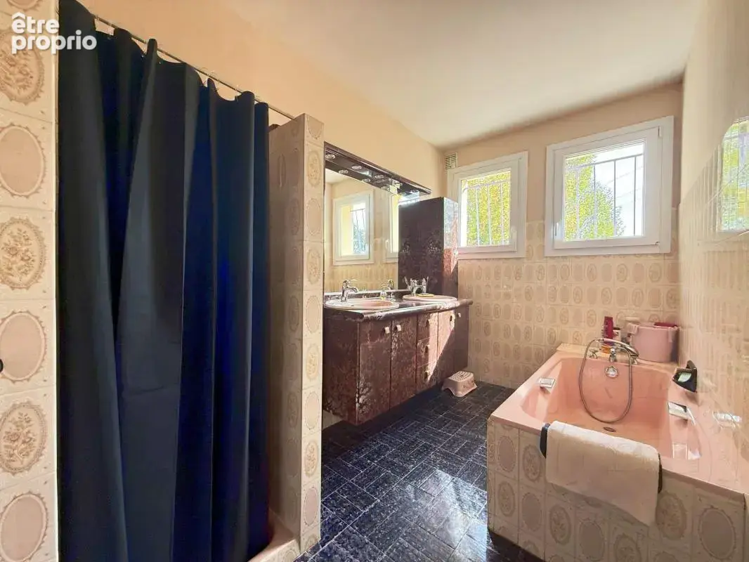 Maison 124 m² - 4 Chambres - ROIFFIEUX - photo 7